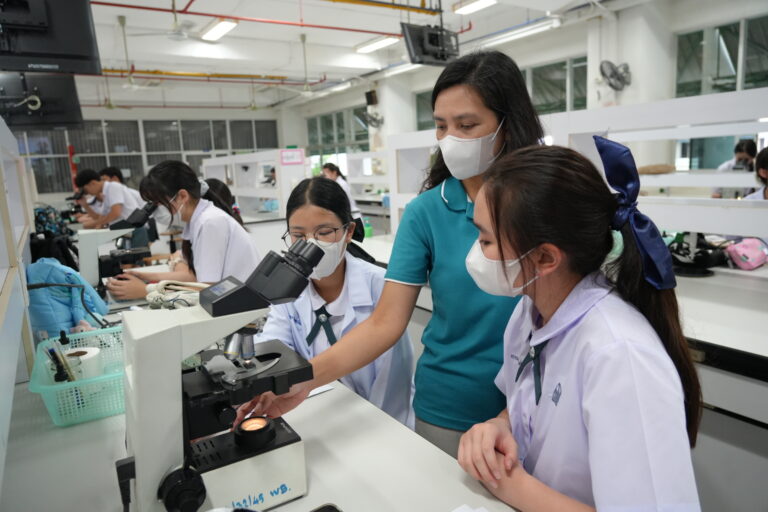 คณะวิทยาศาสตร์ มข. จัดการอบรมเชิงปฏิบัติการแก่นักเรียนมัธยมศึกษาตอนต้นและตอนปลาย จากสถาบัน EXAM Events